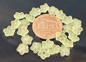 Pale green Czech 8mm Cup Flower Daisy Beads x 24